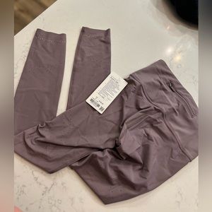 Lululemon NEW WITH TAGS Zoned In Tight Size 6 Lavender Leggings